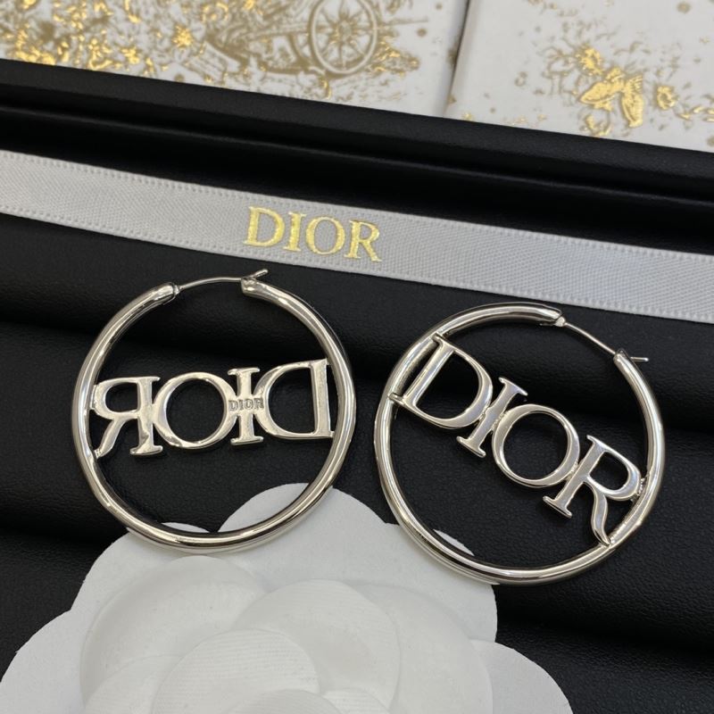 CHRISTIAN DIOR